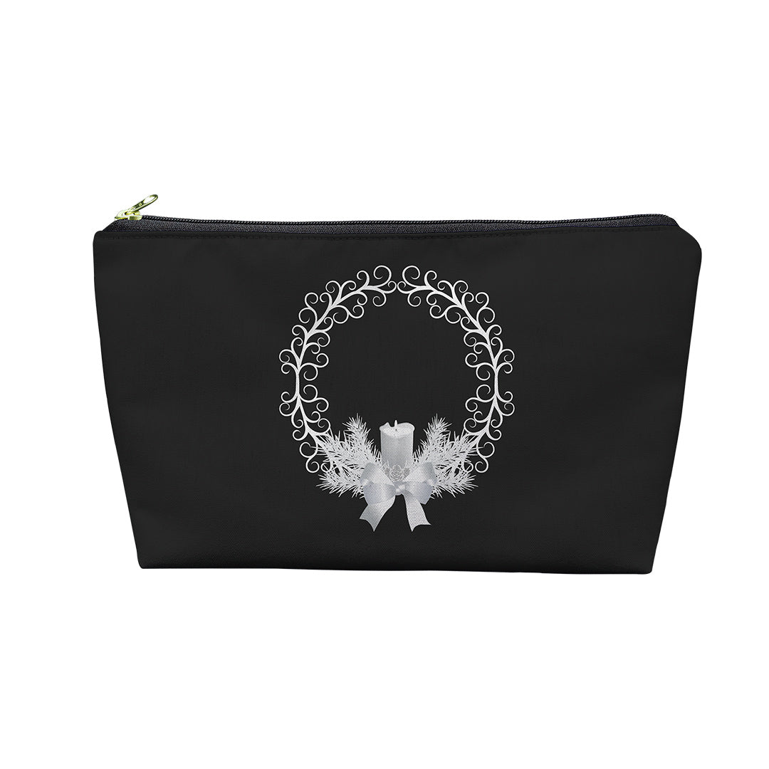 Pouches Yule Wreath